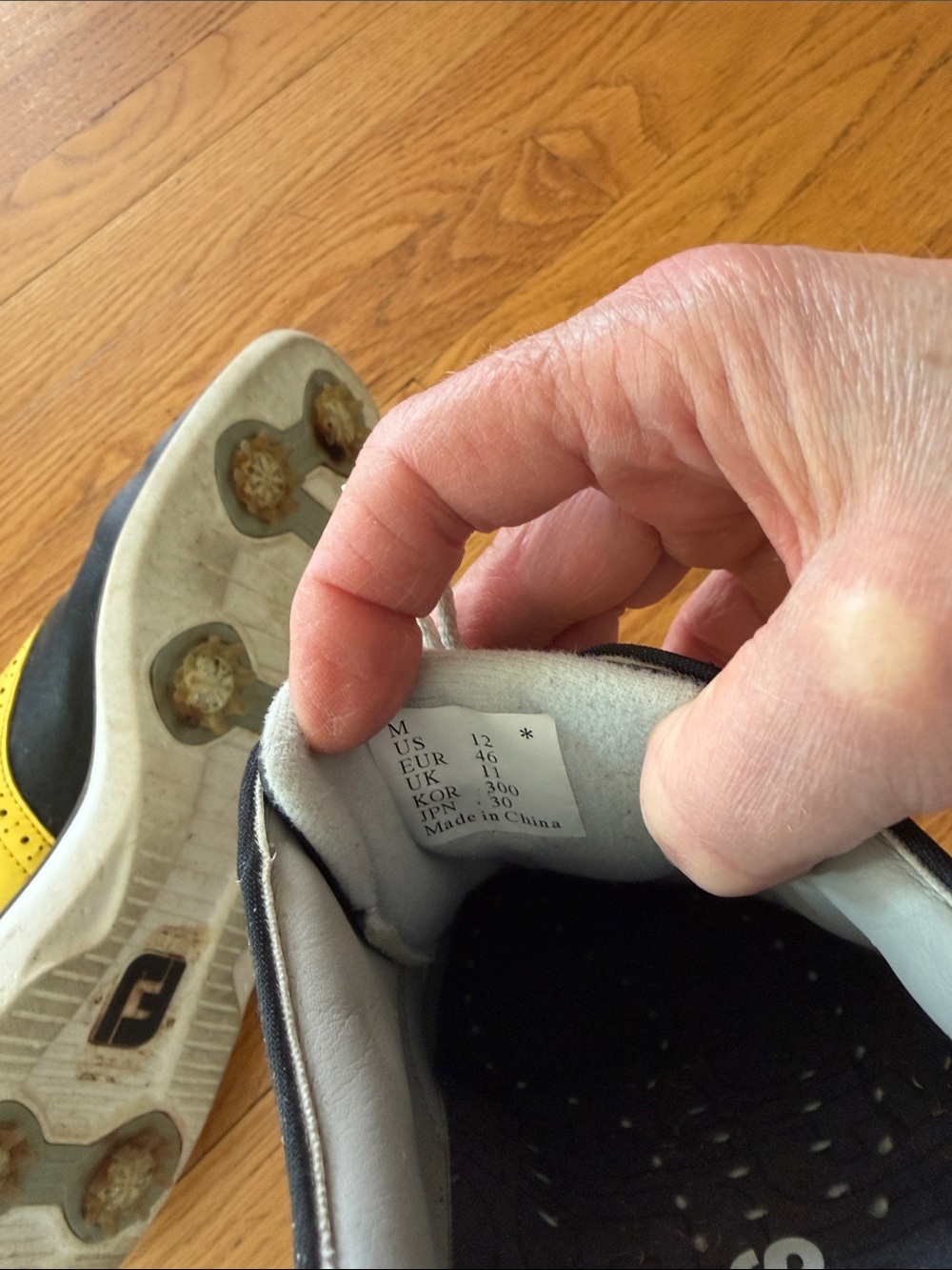 FootJoy Men’s Black and Yellow Saddle golf Shoes - Picture 6 of 6